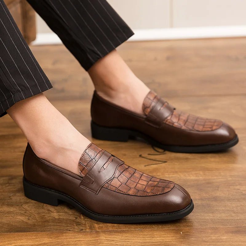 Close-up of Luxury New Men's British Crocodile Shoes, showcasing premium crocodile-patterned leather and fine stitching.