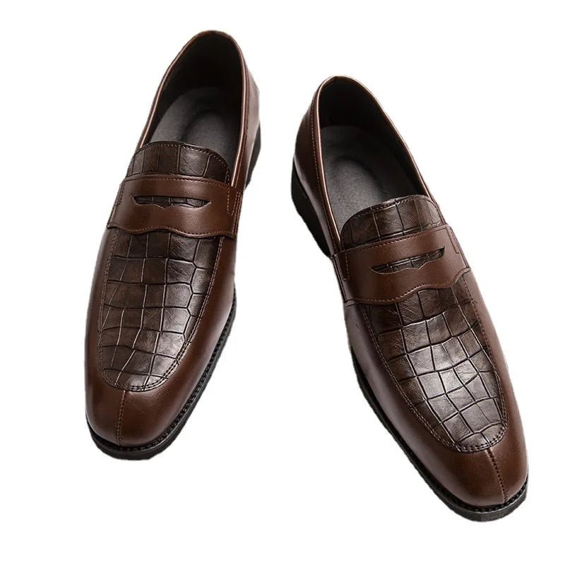 Close-up of Luxury New Men's British Crocodile Shoes, showcasing premium crocodile-patterned leather and fine stitching.