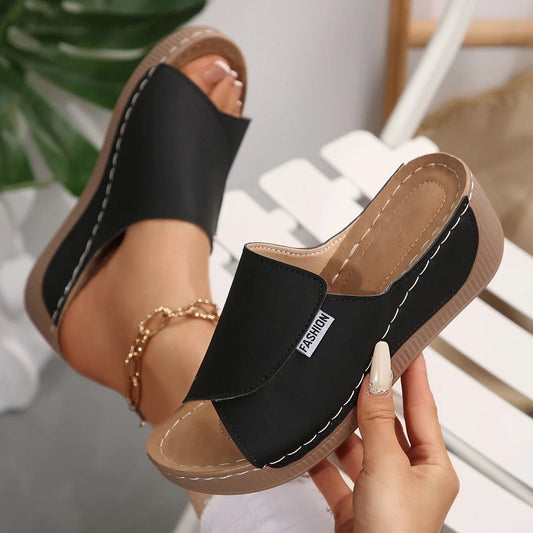 Luxury Flat Flip Flops: The Epitome of Comfort and Elegance - CasualFlowshop