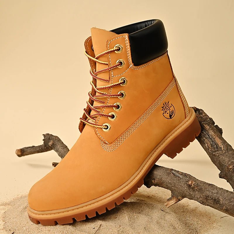 Durable Outdoor Couple Fashion Boots - Stylish and comfortable boots for couples, ideal for hiking and outdoor adventures.