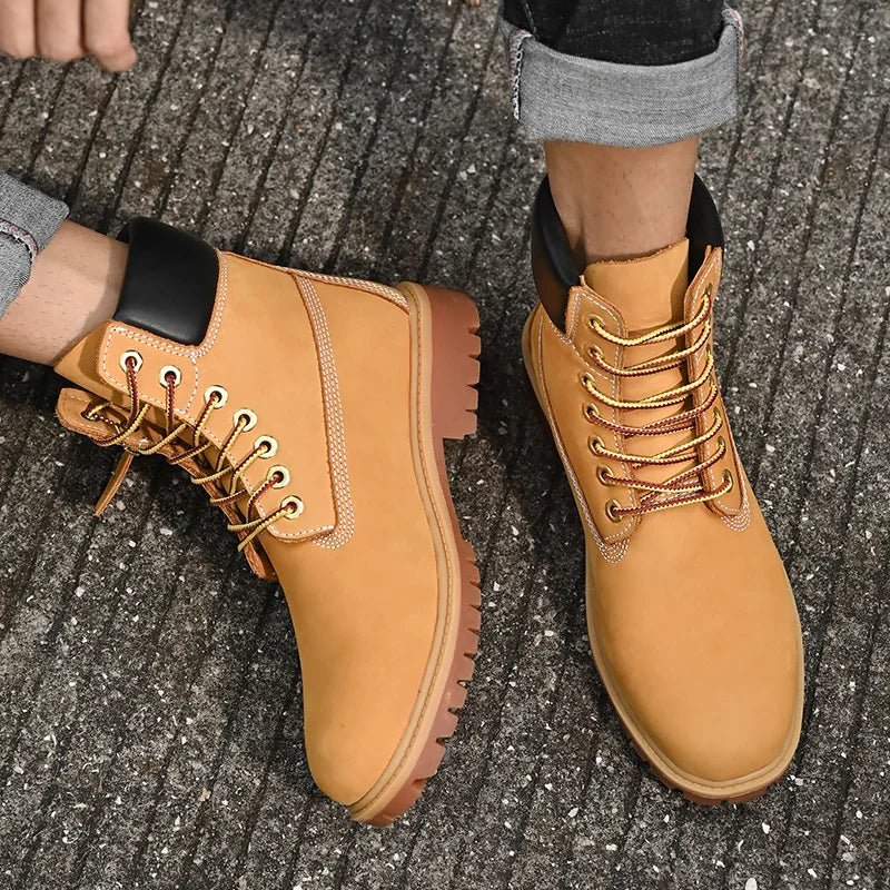 Durable Outdoor Couple Fashion Boots - Stylish and comfortable boots for couples, ideal for hiking and outdoor adventures.
