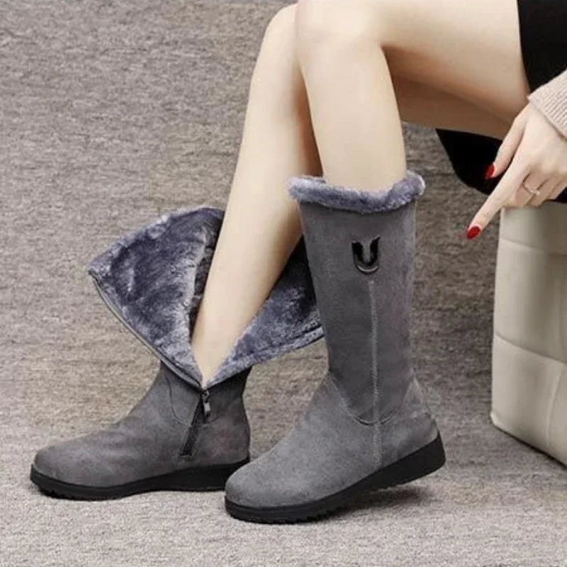 Chic Women's Snow Boots with Water-Resistant Exterior and Plush Lining - CasualFlowshop